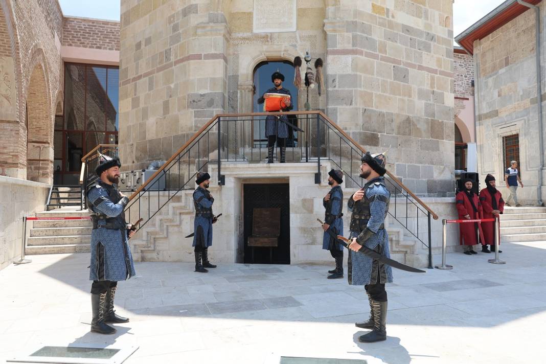 Konya'da her Cuma yapılıyor: Vatandaş yoğun ilgiyle izliyor! 9